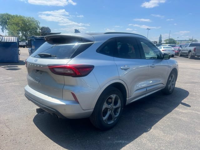 Used 2023 Ford Escape ST-Line w/ Tech Pack #1 AWD/4WD image 5