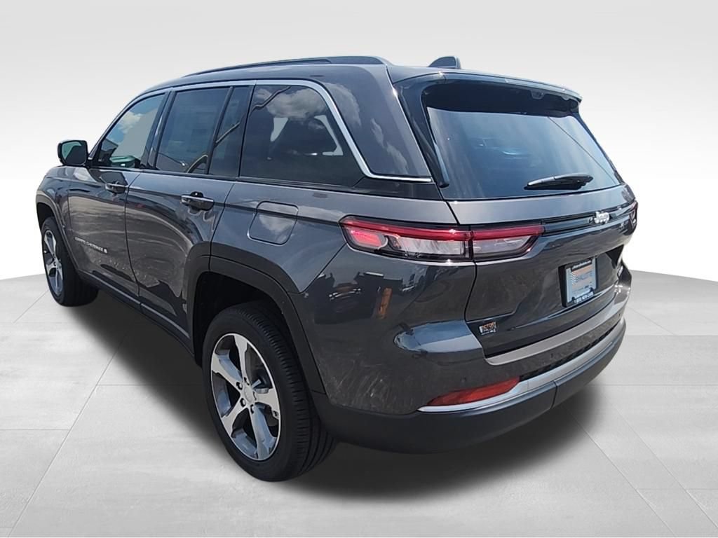 New 2026 Jeep Grand Cherokee Limited w/ Luxury Tech Group II RWD image 29