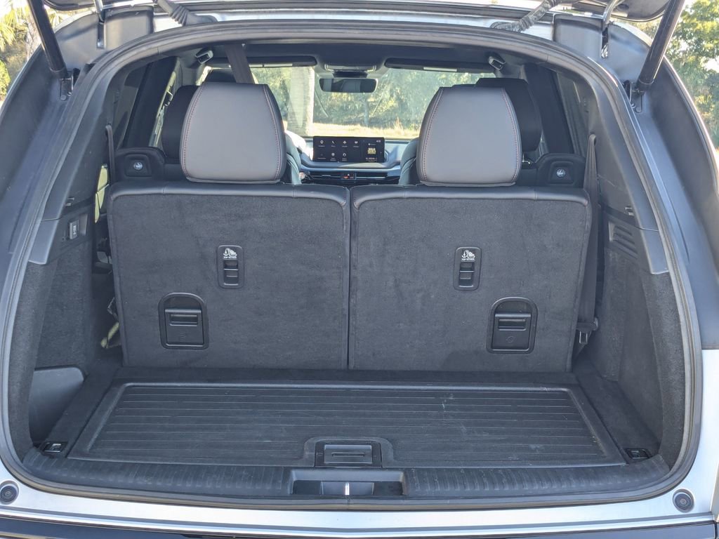 Used 2023 Acura MDX A-Spec image 14