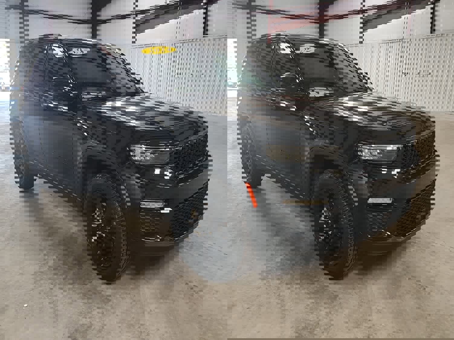 Used 2024 Jeep Grand Cherokee Limited w/ Black Appearance Package image 7