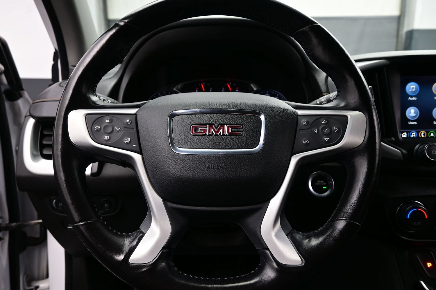 Used 2021 GMC Terrain SLT w/ Infotainment Package II AWD/4WD image 28