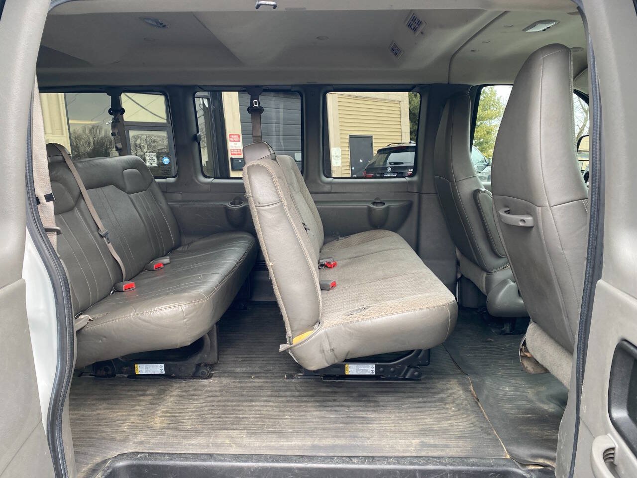 Used 2018 Chevrolet Express 3500 LS RWD image 20
