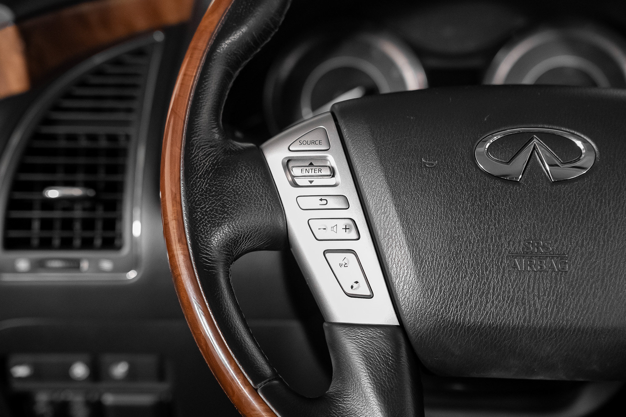 Used 2019 INFINITI QX80 Luxe w/ Proassist Package RWD image 42