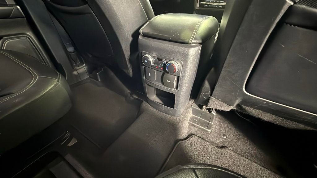Used 2020 Ford Explorer XLT w/ Equipment Group 202A image 31