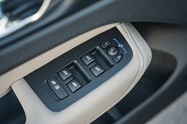New 2026 Volvo XC60 T8 Plus w/ Protection Package Premier image 37