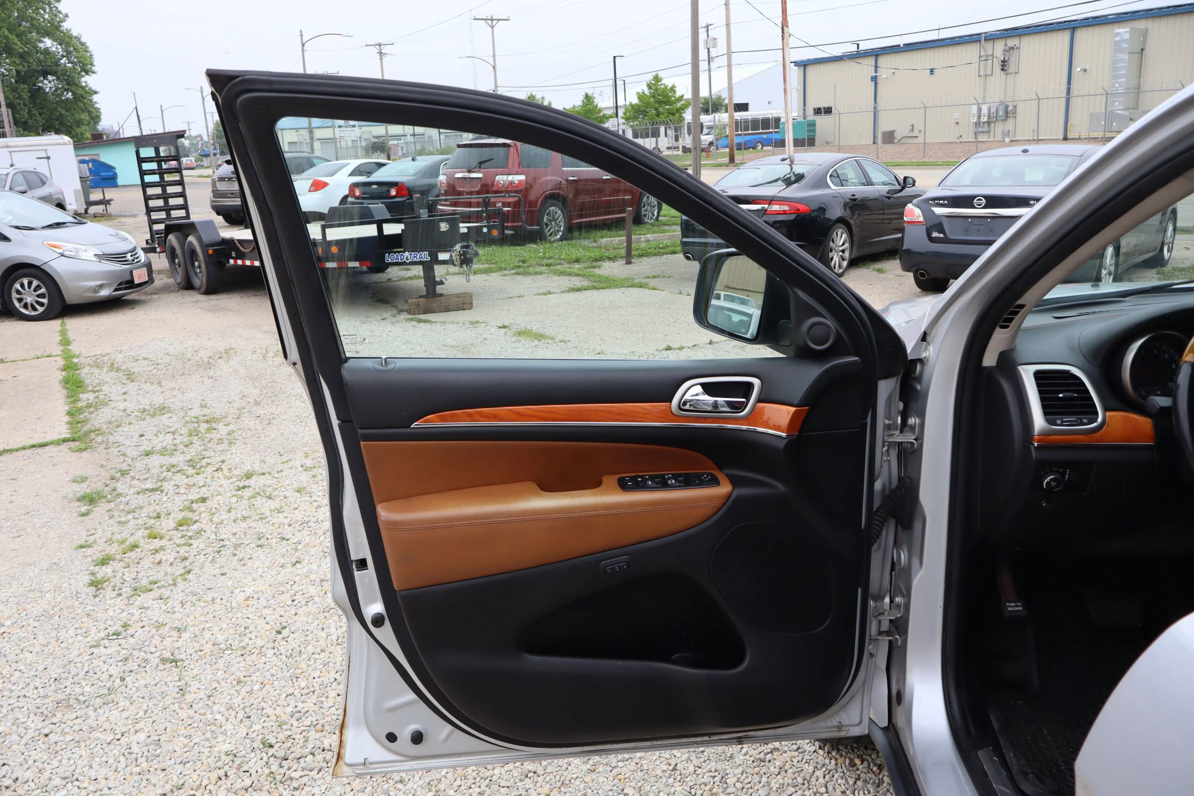 Used 2012 Jeep Grand Cherokee Overland image 10