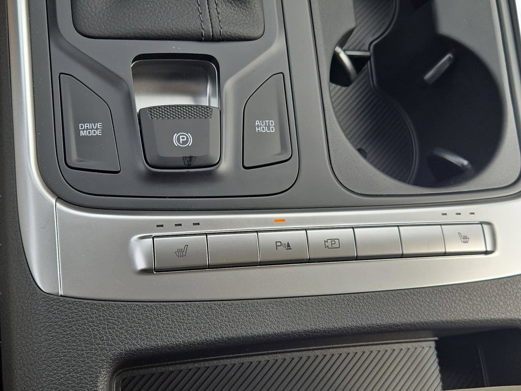 Certified 2025 Kia Carnival FWD image 35