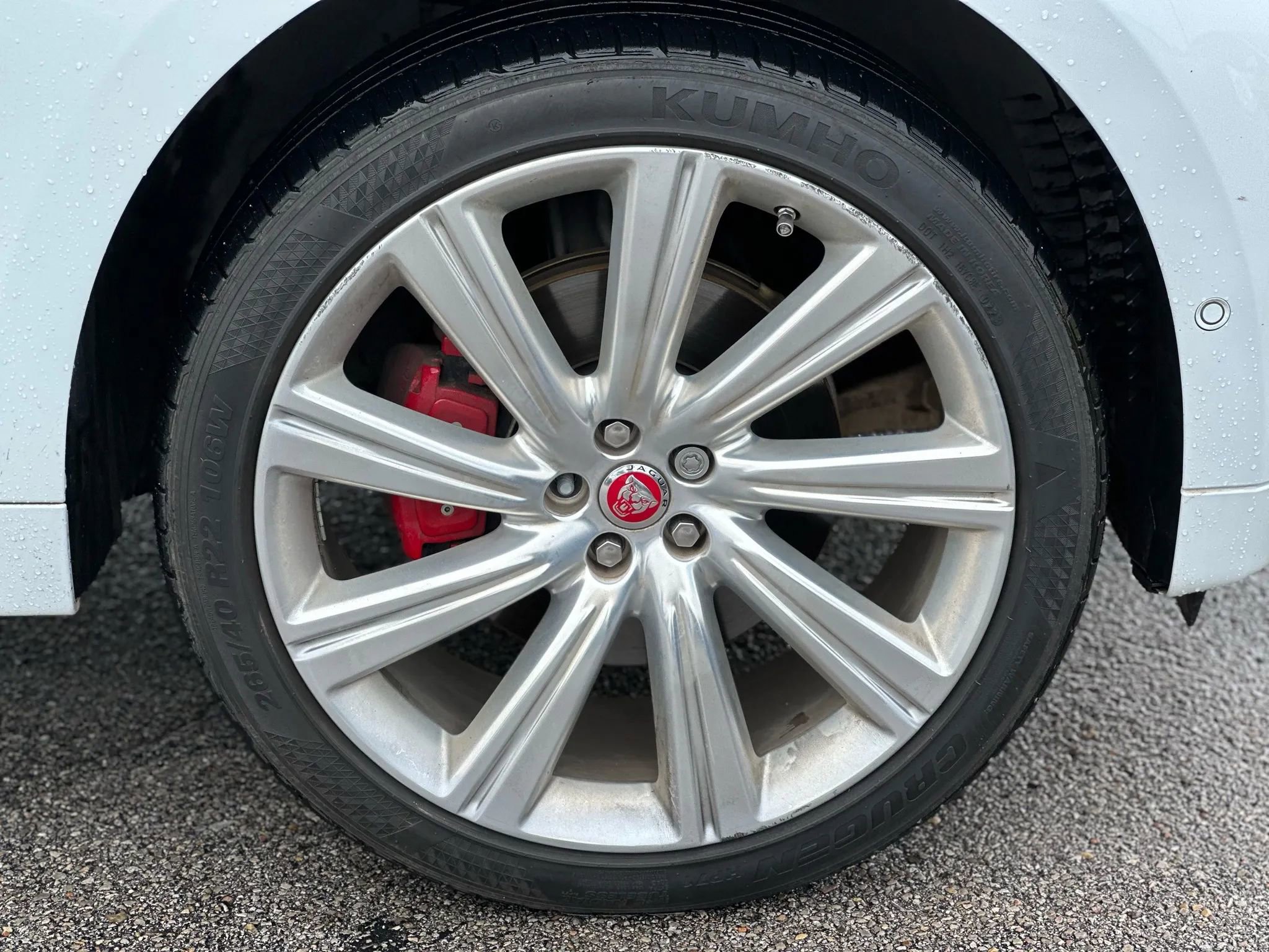 Used 2019 Jaguar F-PACE S image 23