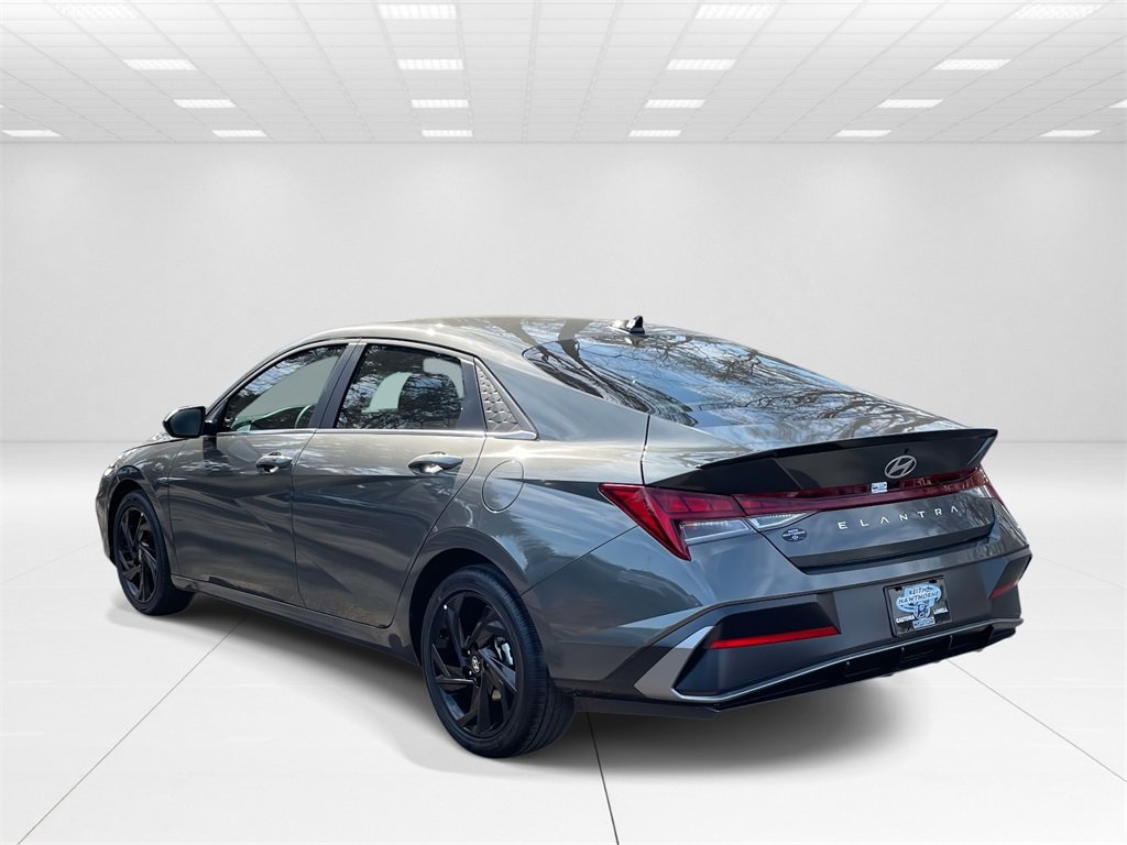 New 2026 Hyundai Elantra SEL Sport image 4