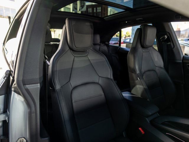 Certified 2025 Porsche Macan Electric RWD image 32