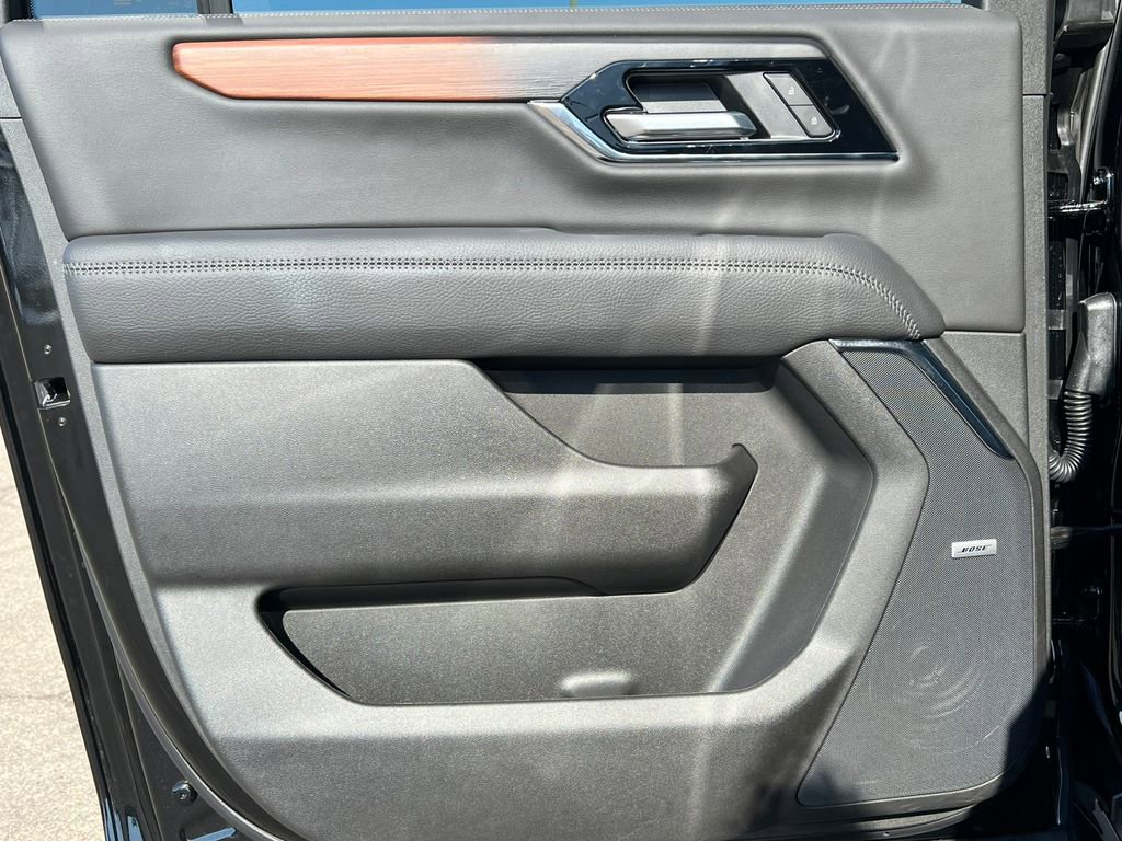 New 2025 GMC Yukon XL Denali w/ Denali Reserve Package image 36