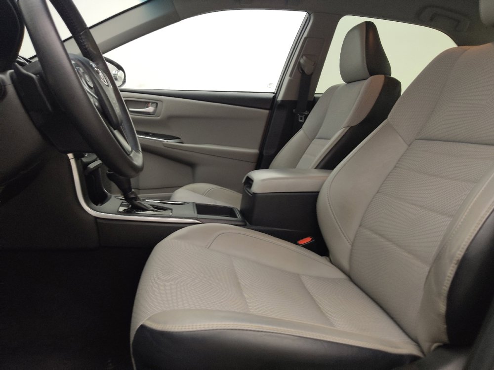 Used 2017 Toyota Camry SE image 17