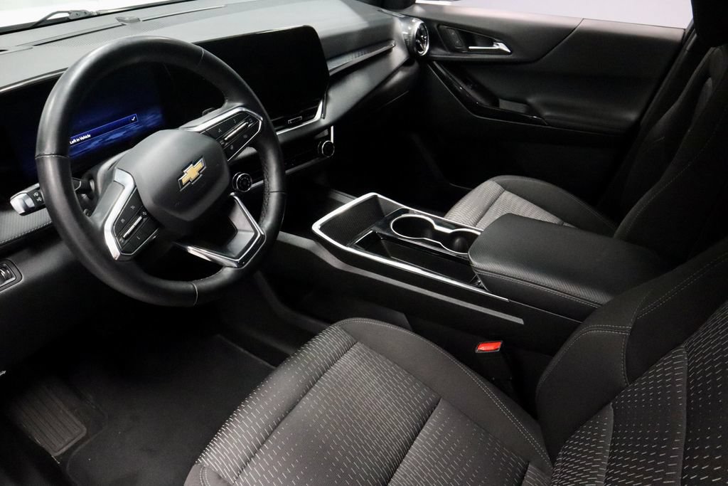 Used 2025 Chevrolet Equinox LT FWD image 24