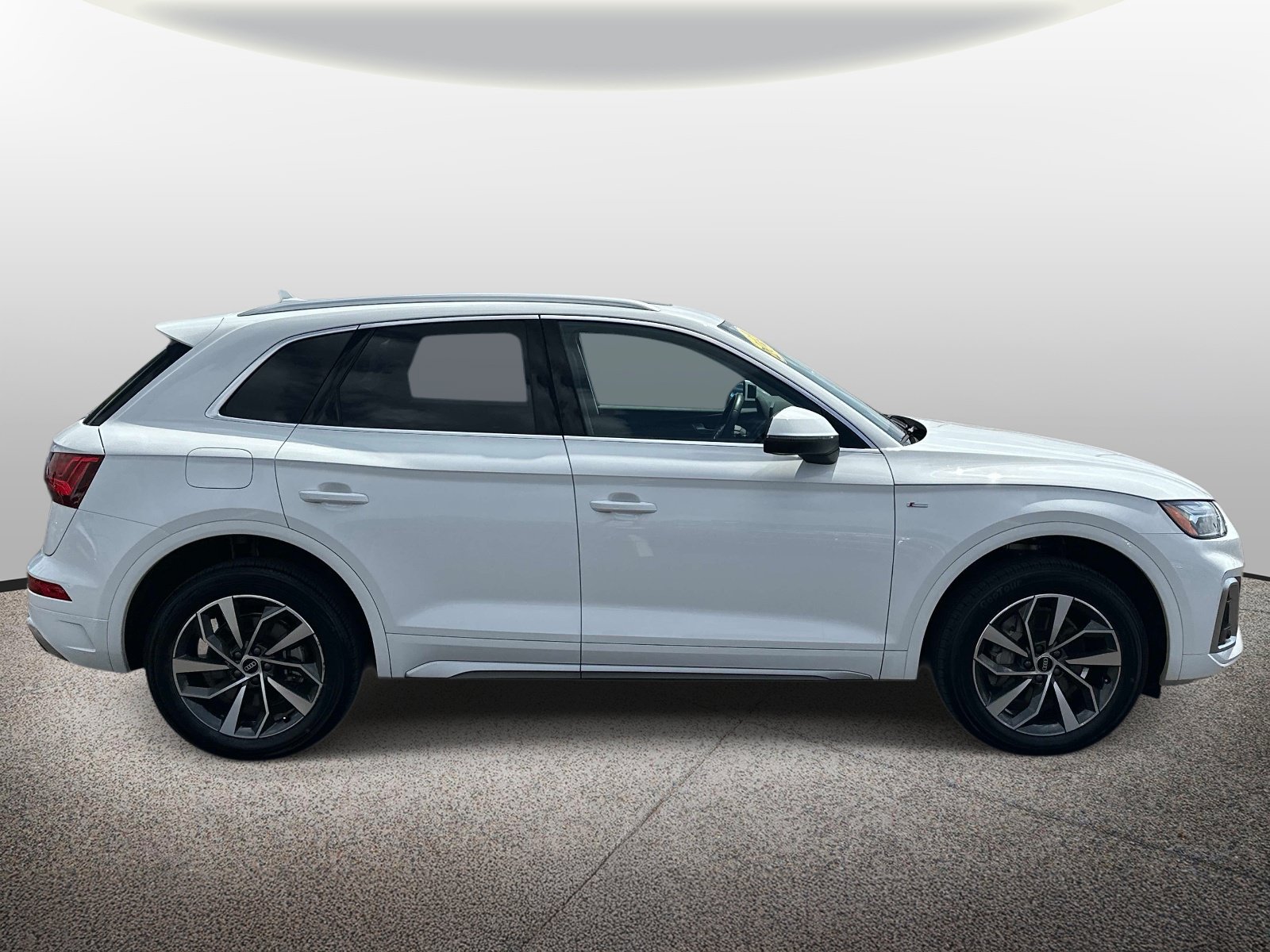 Used 2023 Audi Q5 2.0T Premium Plus w/ Premium Plus Package AWD/4WD image 5