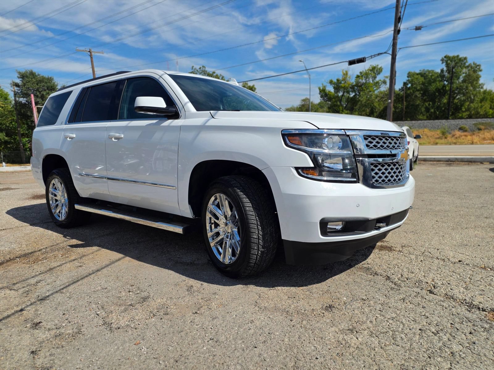 Used 2019 Chevrolet Tahoe LT w/ LT Signature Package RWD image 6