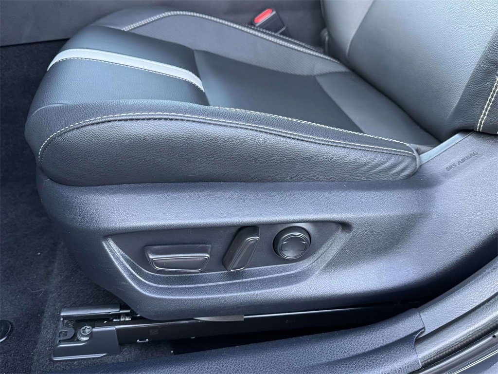 Used 2025 Toyota Camry SE image 19
