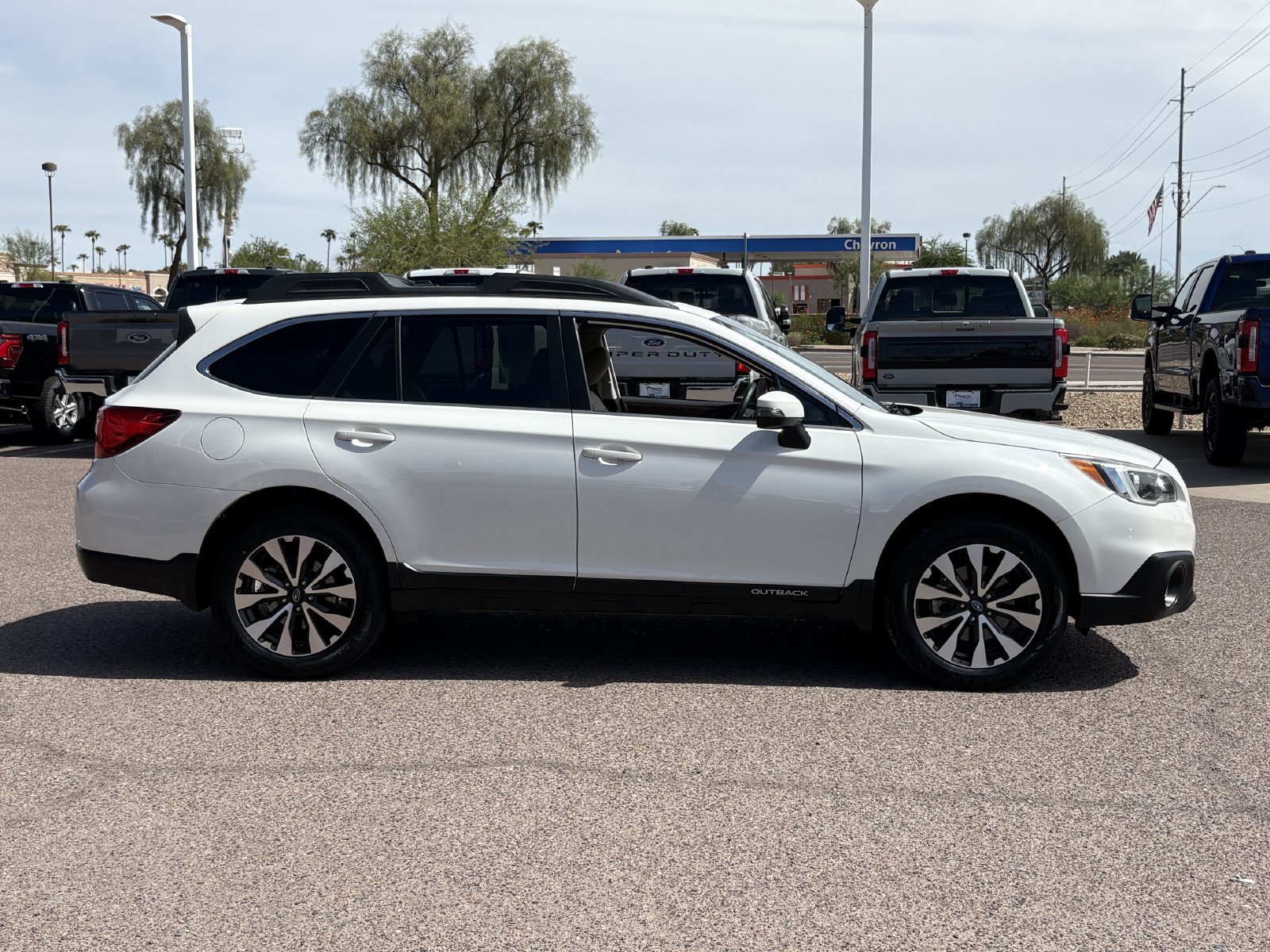 Used 2017 Subaru Outback 2.5i Limited AWD/4WD image 7