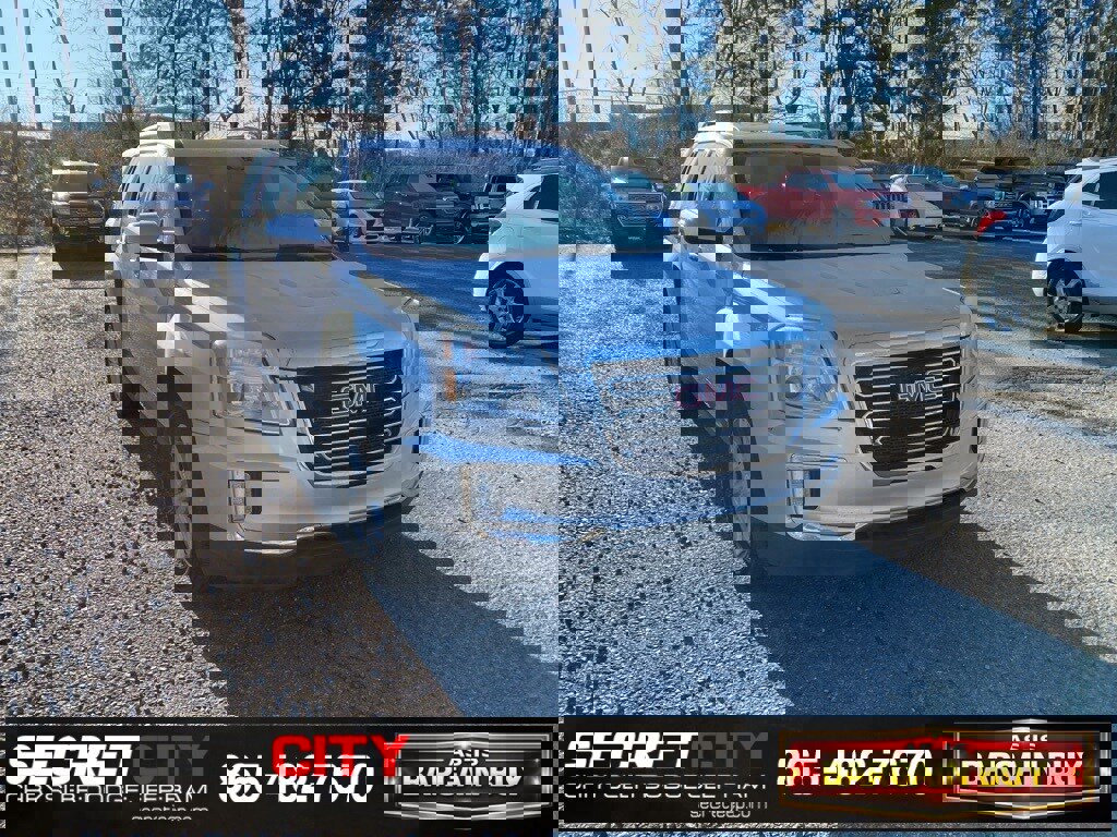 Used 2017 GMC Terrain SLT image 3