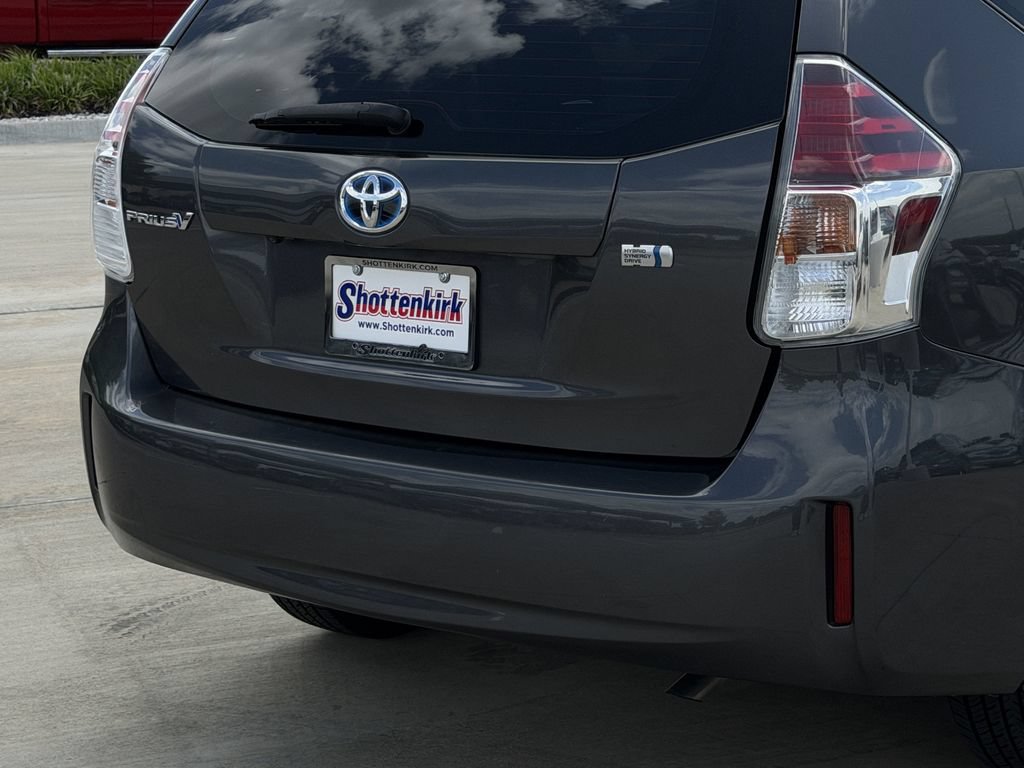 Used 2017 Toyota Prius V Three FWD image 6