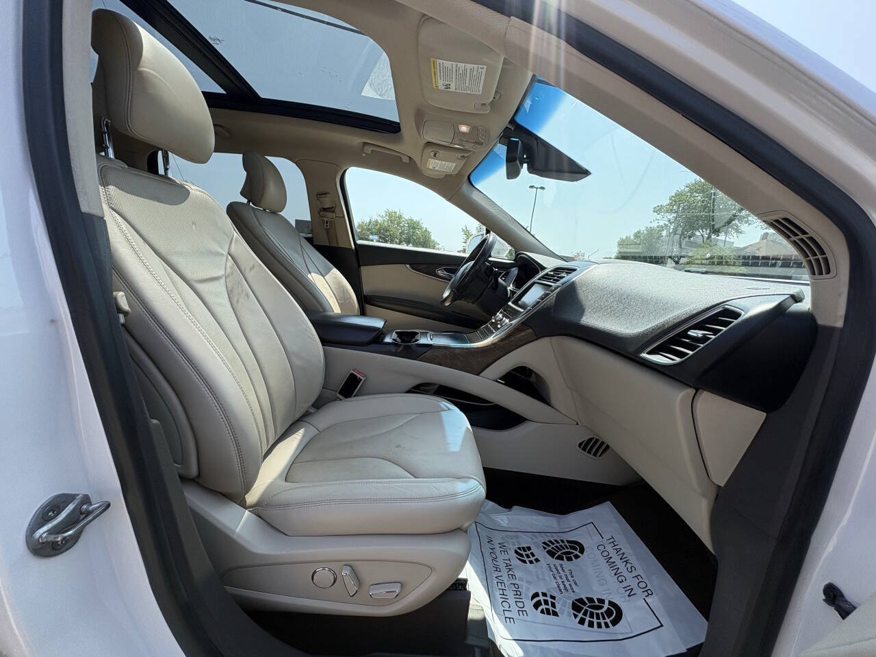 Used 2016 Lincoln MKX Reserve w/ Technology Package AWD/4WD image 30