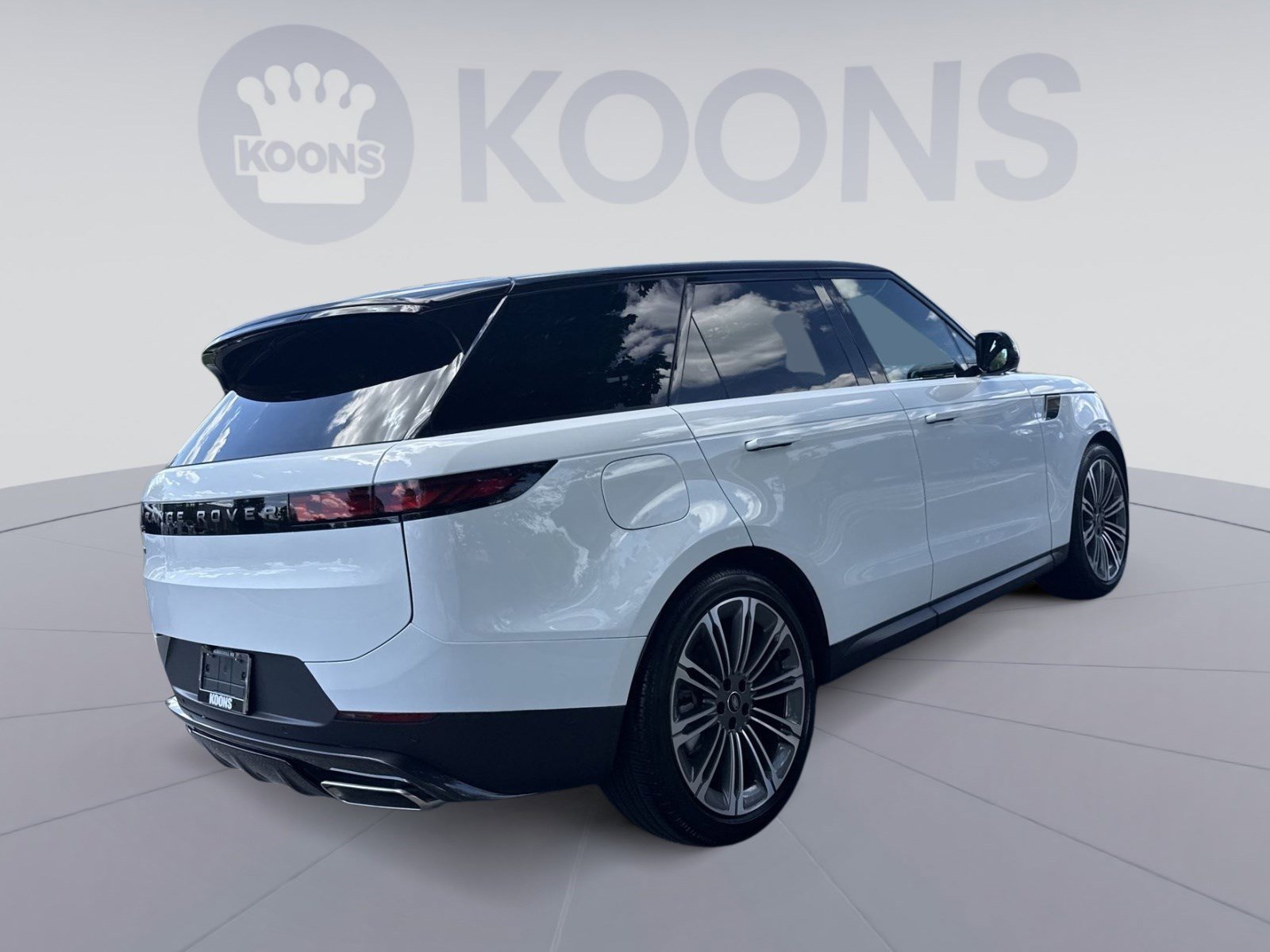 Used 2025 Land Rover Range Rover Sport SE AWD/4WD image 7