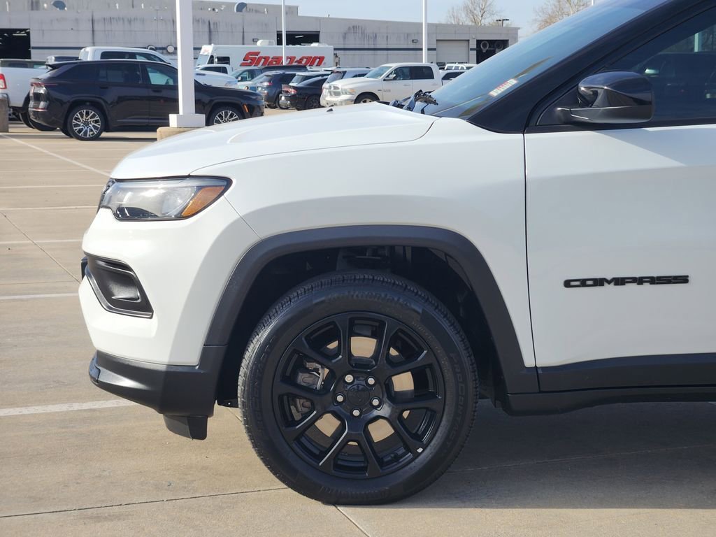 Used 2024 Jeep Compass Latitude w/ Convenience Group image 8