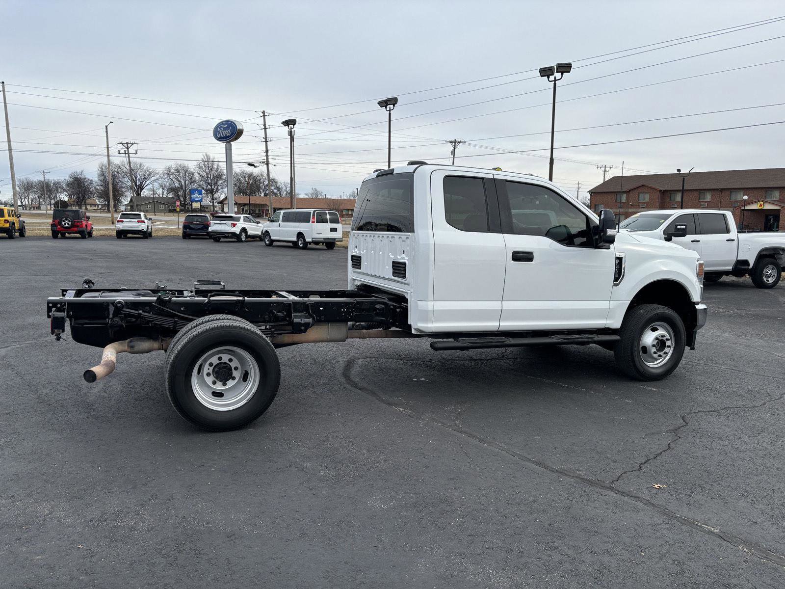 Used 2022 Ford F350 XL w/ Power Equipment Group image 3