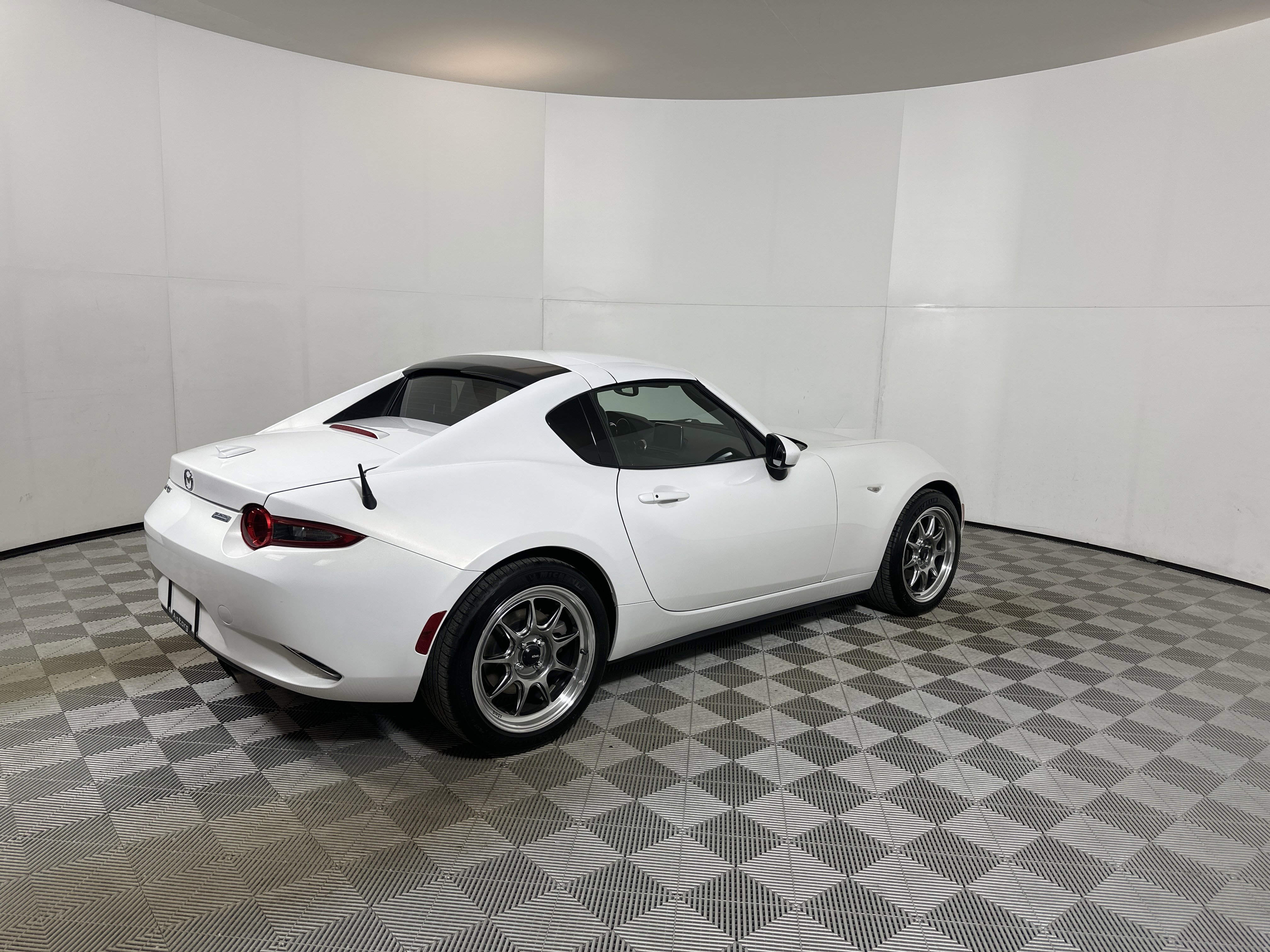 Used 2017 MAZDA MX-5 Miata RF Grand Touring image 7