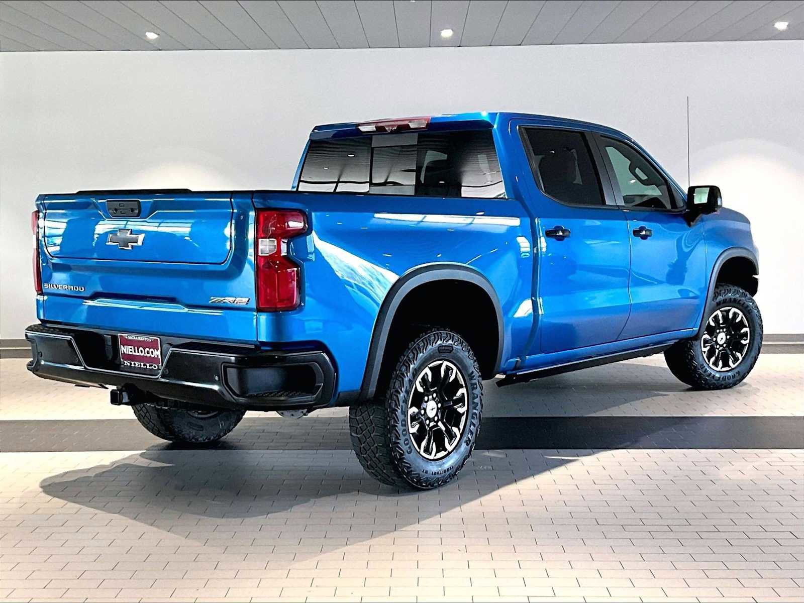 Used 2022 Chevrolet Silverado 1500 ZR2 w/ Technology Package image 10