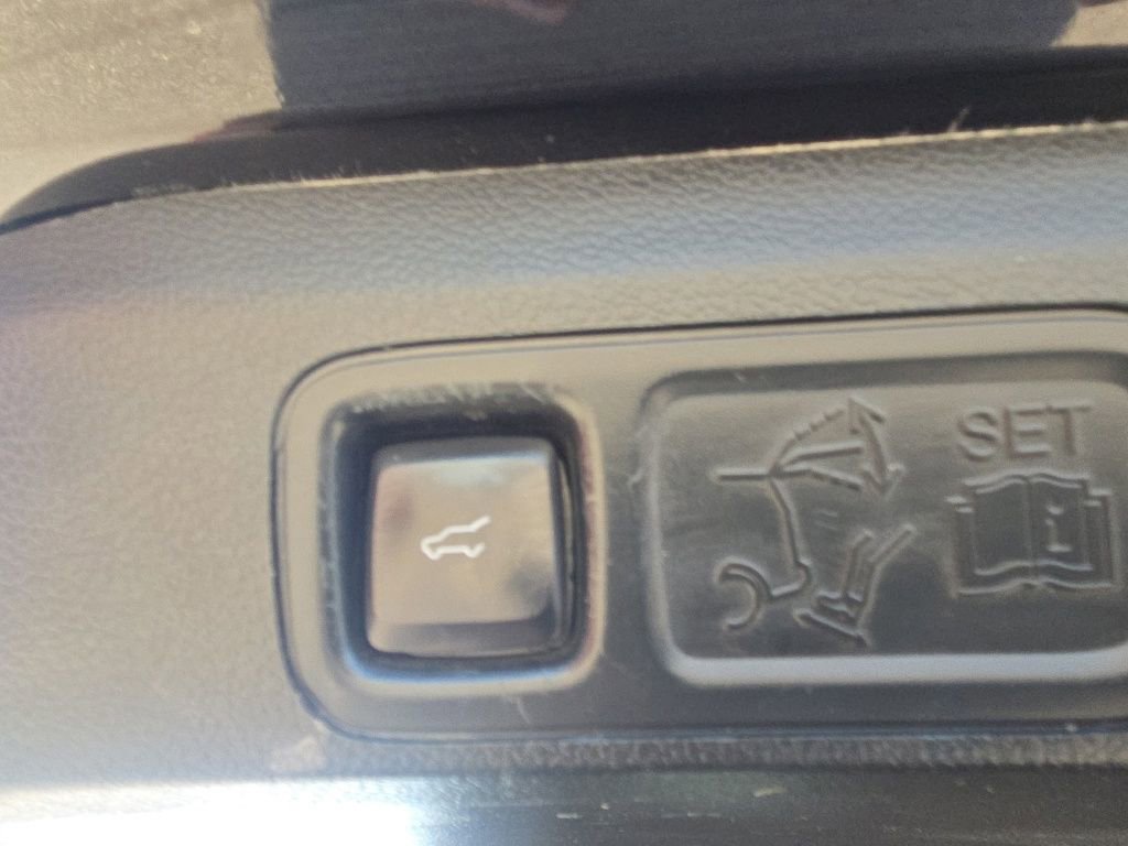 Used 2019 Ford Expedition Limited w/ Equipment Group 303A AWD/4WD image 48