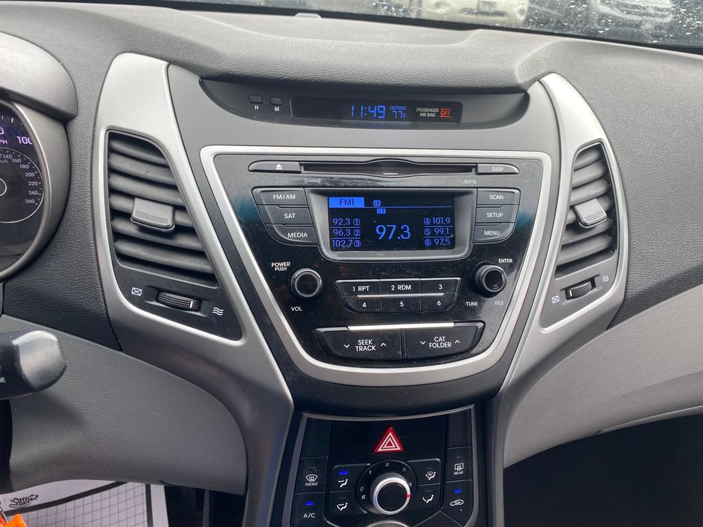 Used 2016 Hyundai Elantra SE FWD image 34
