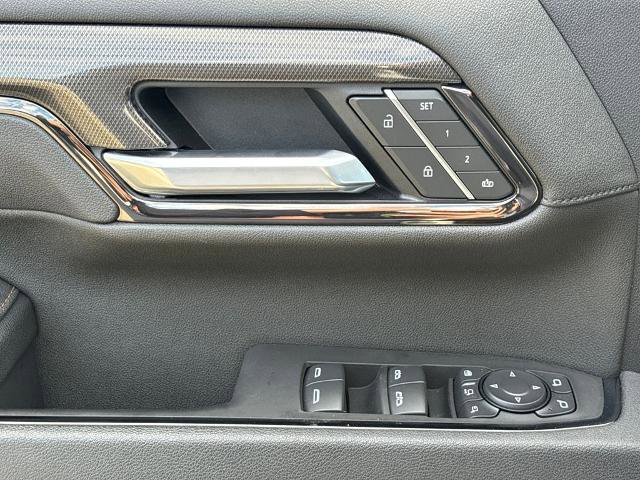 Used 2025 GMC Sierra 2500 AT4 w/ AT4 Premium Plus Package image 17