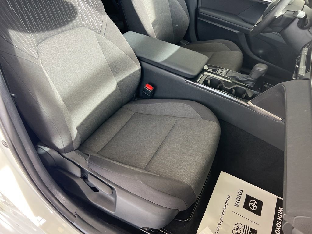 Used 2025 Toyota Camry LE image 19