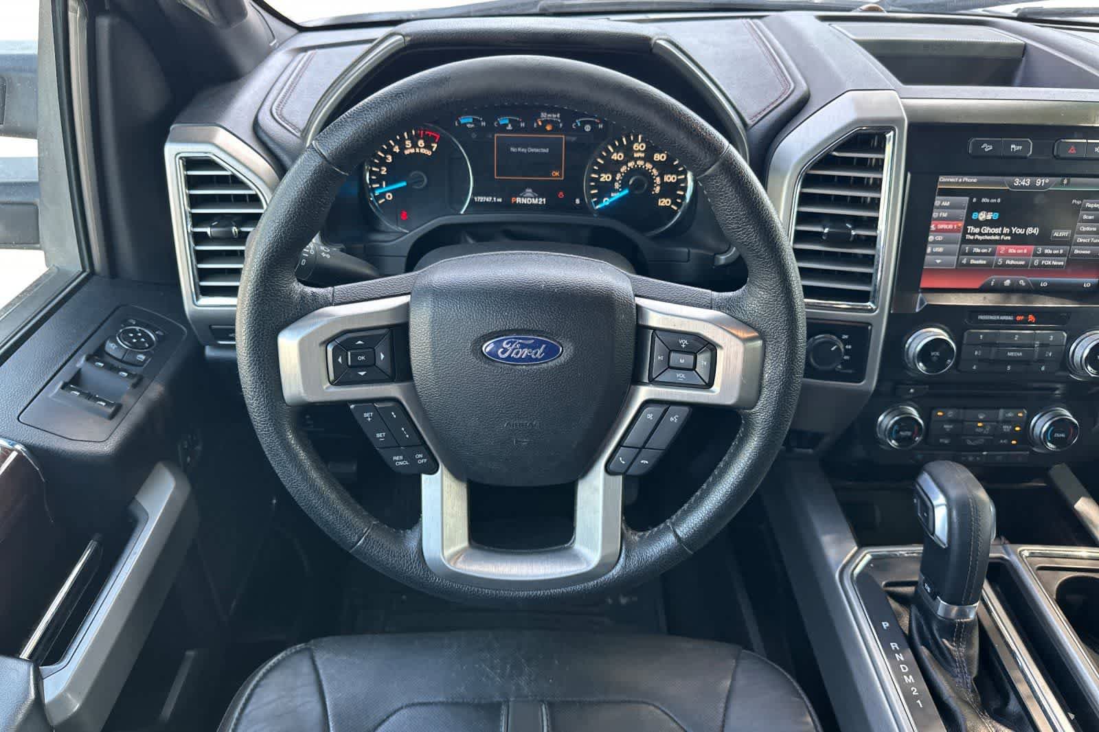 Used 2015 Ford F150 Platinum w/ Equipment Group 701A Luxury AWD/4WD image 16