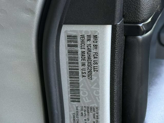 Used 2025 Jeep Grand Cherokee Altitude AWD/4WD image 26
