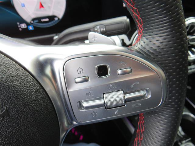 Used 2022 Mercedes-Benz EQB 350 4MATIC image 11