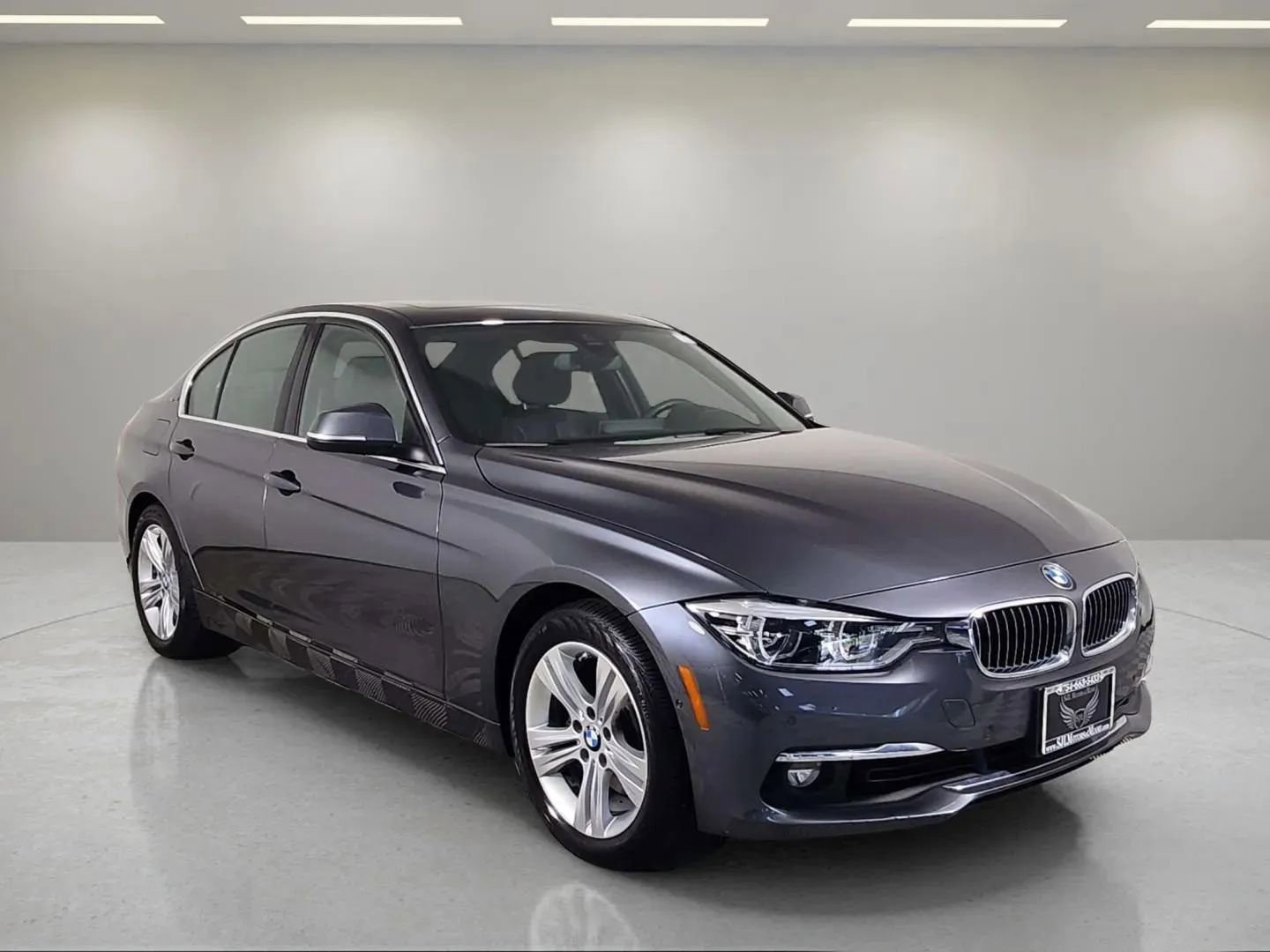 Used 2016 BMW 330e image 1