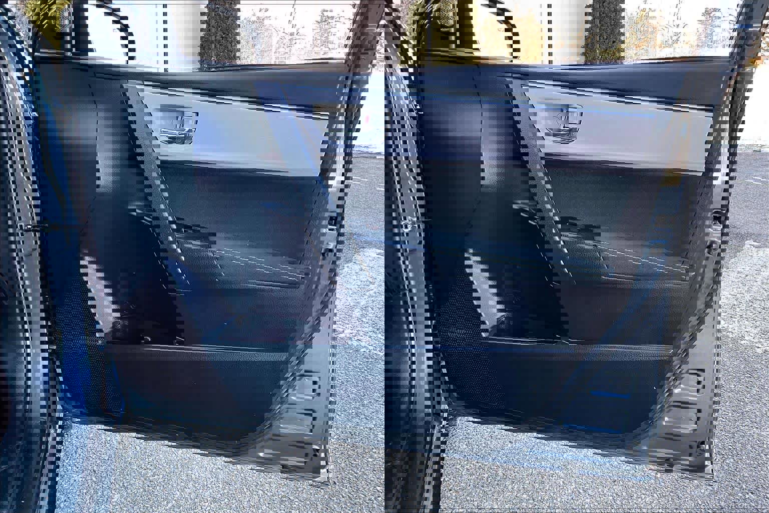 Used 2016 Toyota Corolla LE image 23