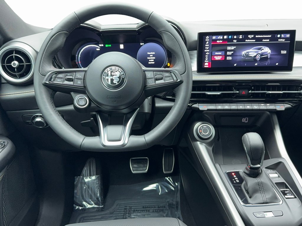 New 2025 Alfa Romeo Tonale w/ Premium Package image 15