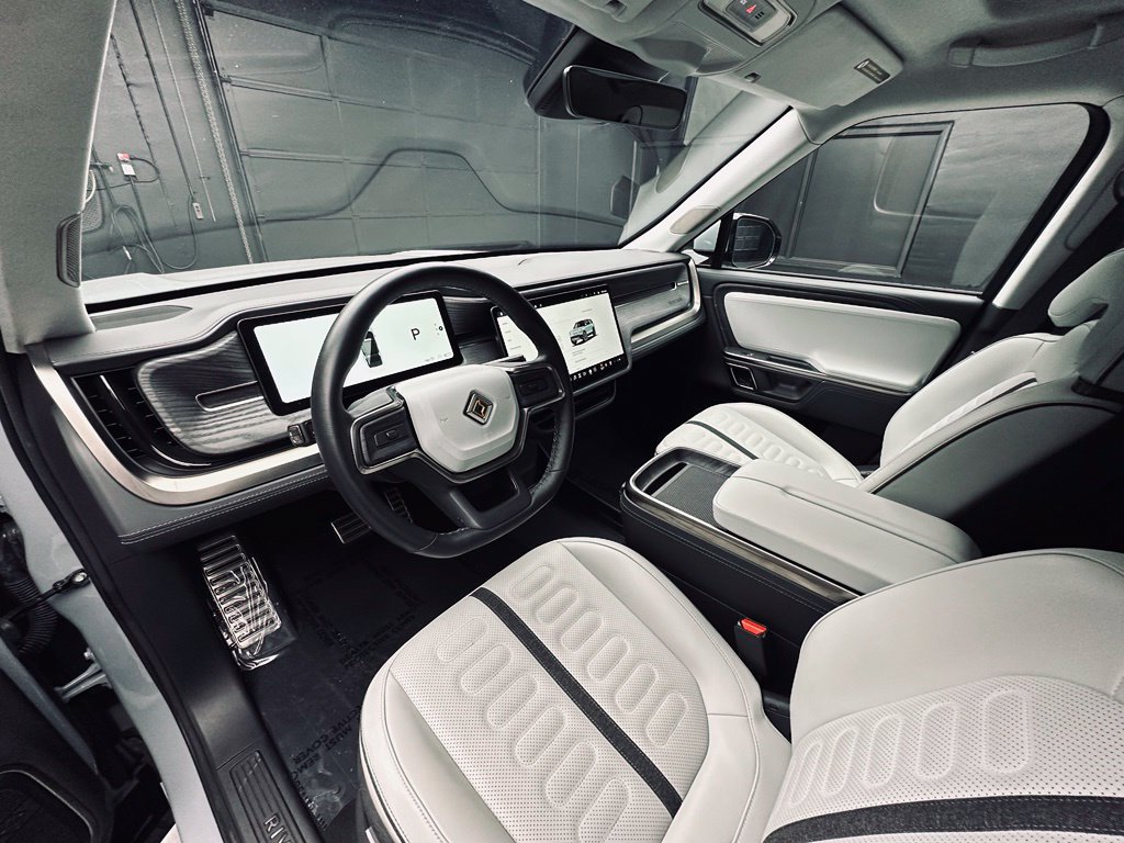 Used 2024 Rivian R1S Adventure Dual AWD/4WD image 18