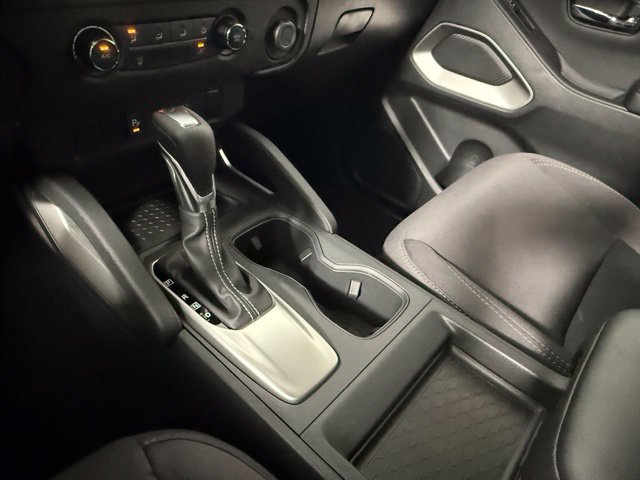 Used 2025 Nissan Frontier SV RWD image 33