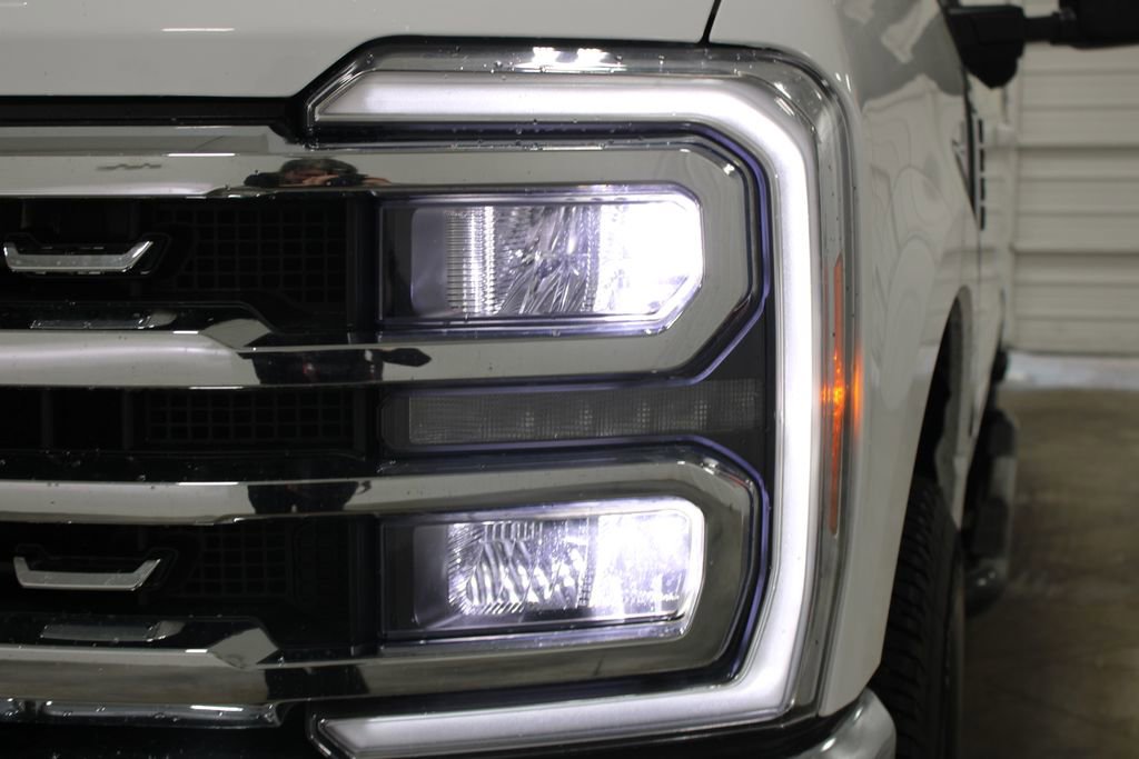 Used 2024 Ford F250 Lariat AWD/4WD image 12