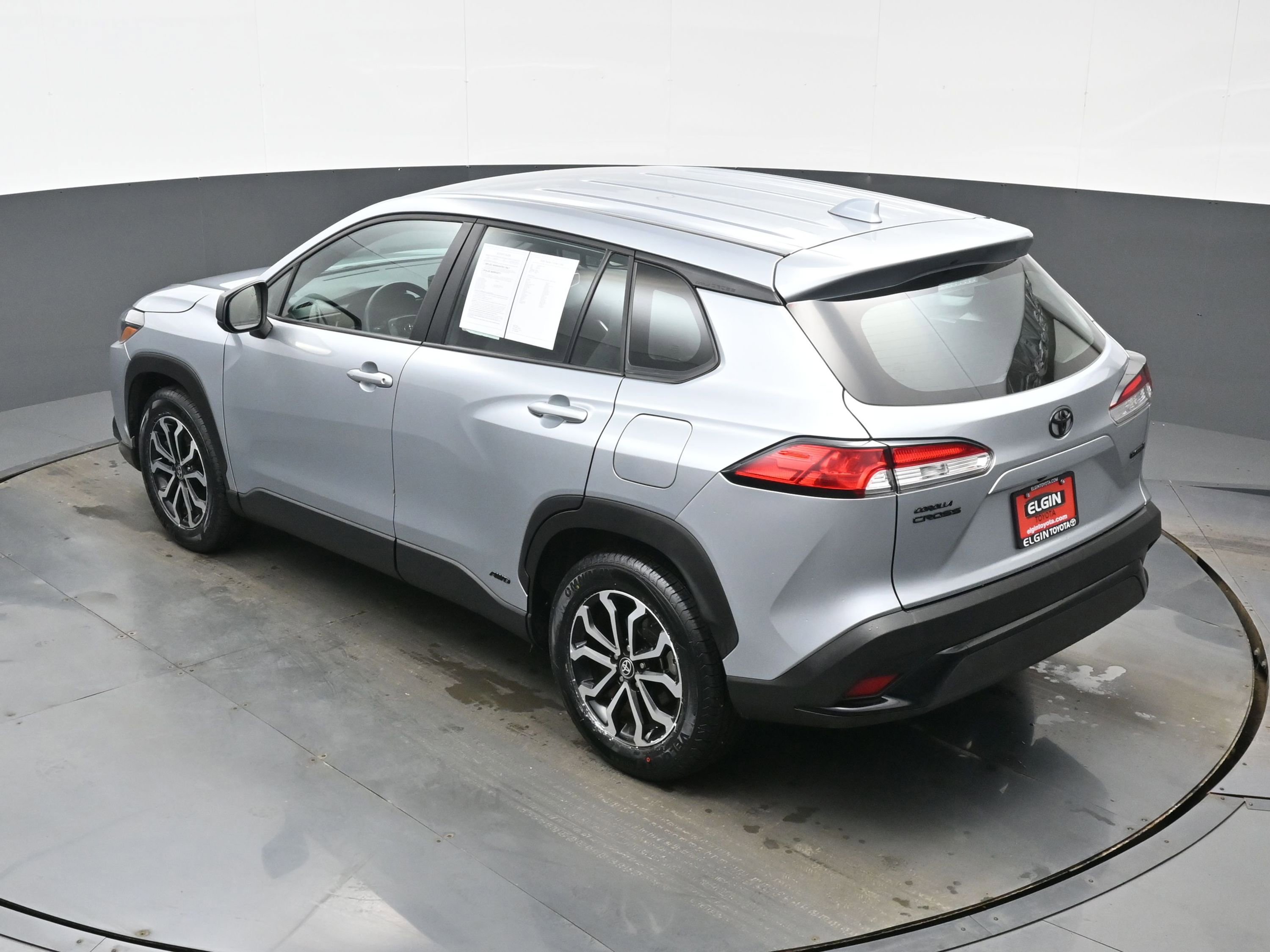 Used 2024 Toyota Corolla Cross S AWD/4WD image 37