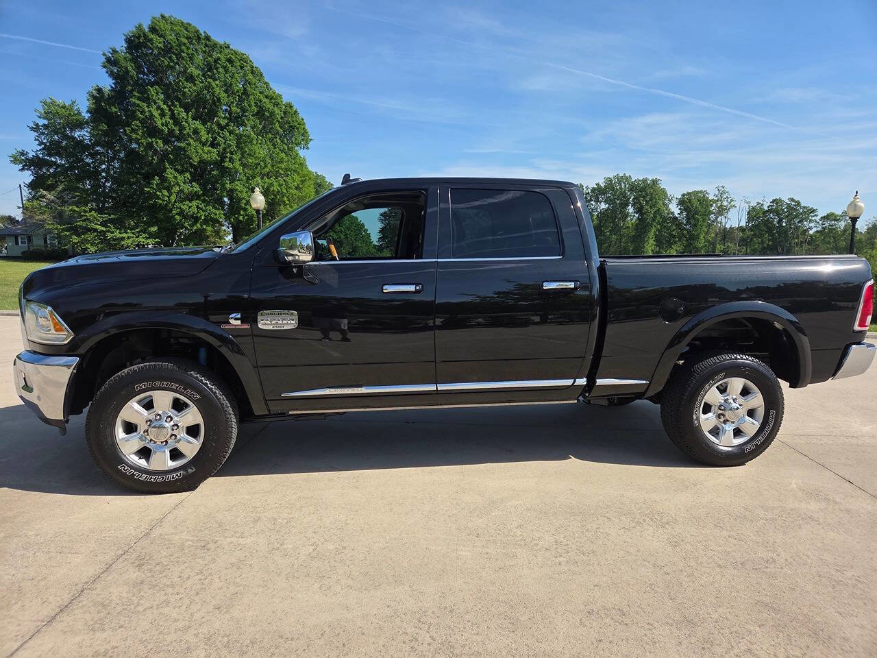 Used 2017 RAM 2500 Longhorn AWD/4WD image 2