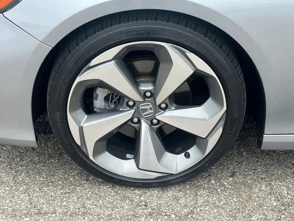 Used 2019 Honda Accord Touring image 31