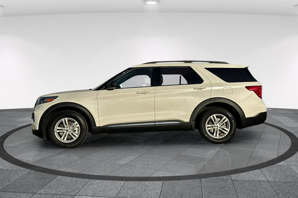 Certified 2023 Ford Explorer XLT image 9