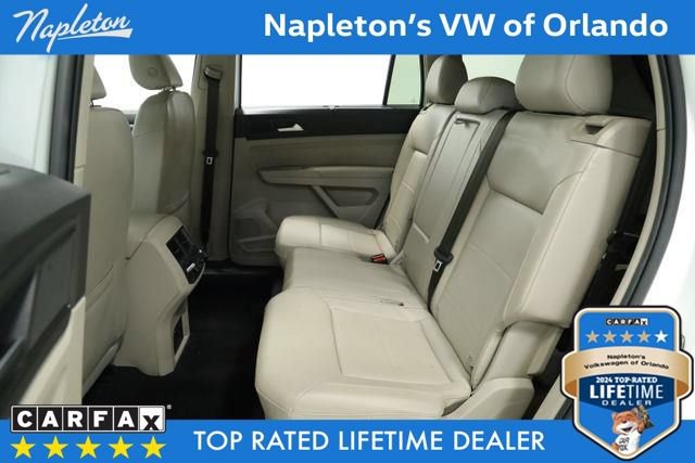 Certified 2022 Volkswagen Atlas SE w/ Black Wheel Package FWD image 32