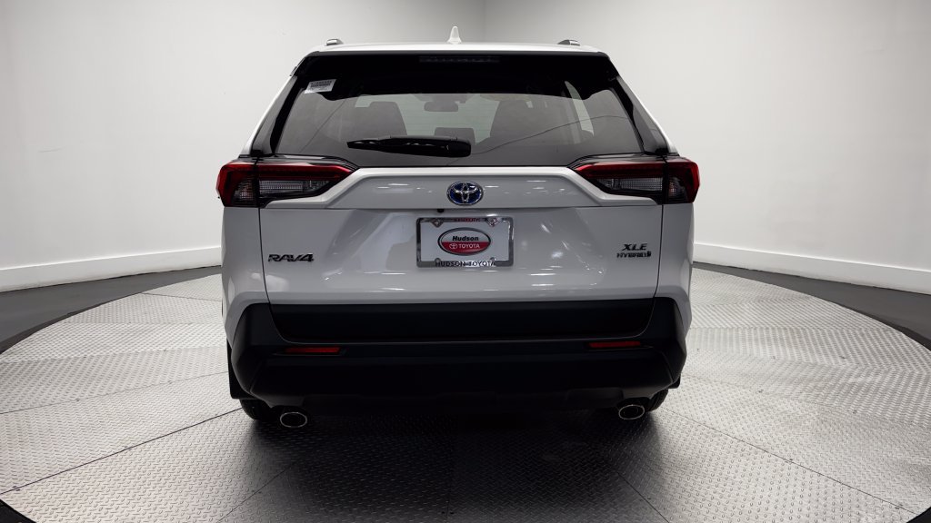 Used 2024 Toyota RAV4 XLE w/ Weather Package AWD/4WD image 35