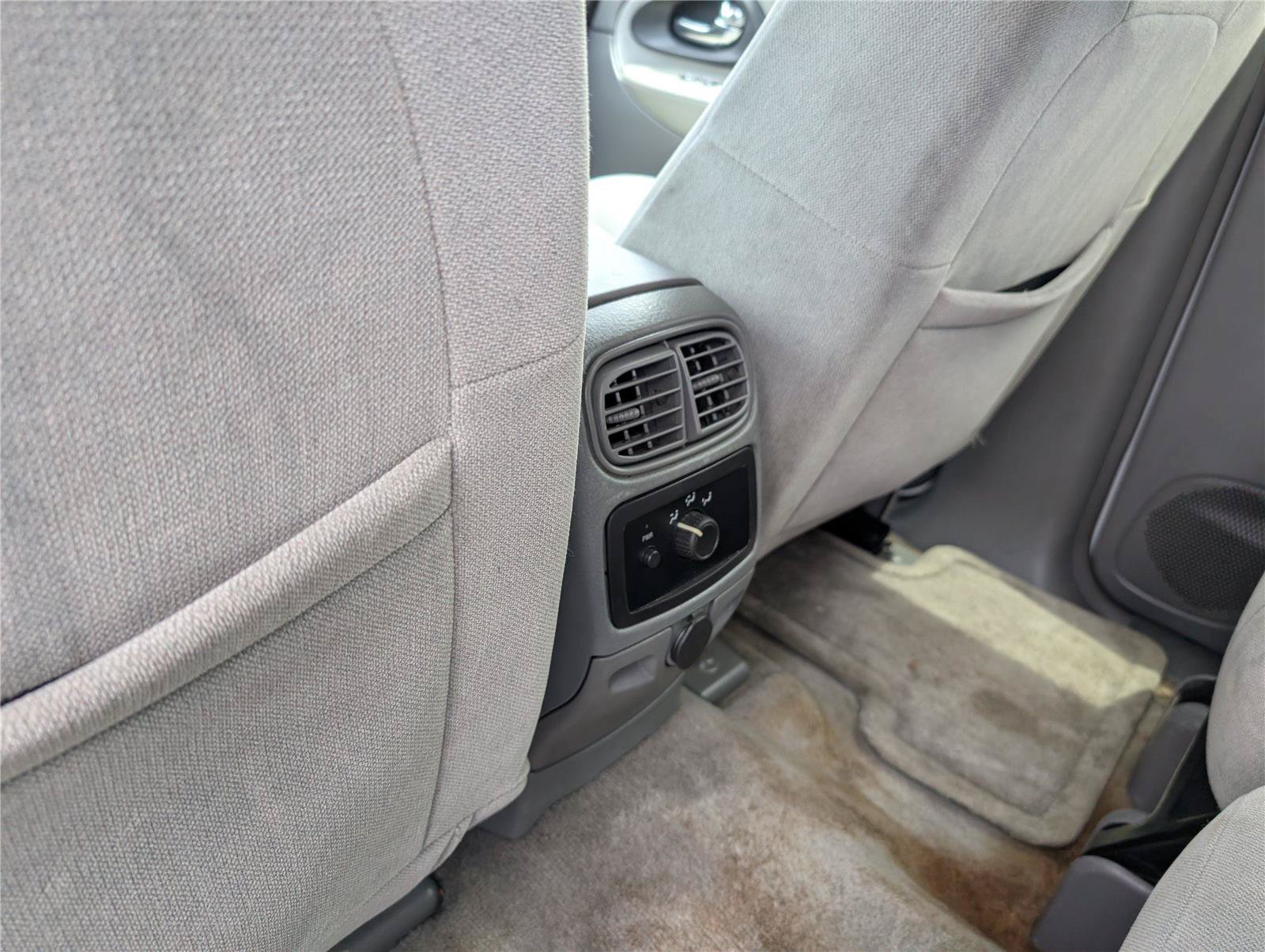 Used 2005 Chevrolet TrailBlazer LS w/ LS Preferred Equipment Group RWD image 27