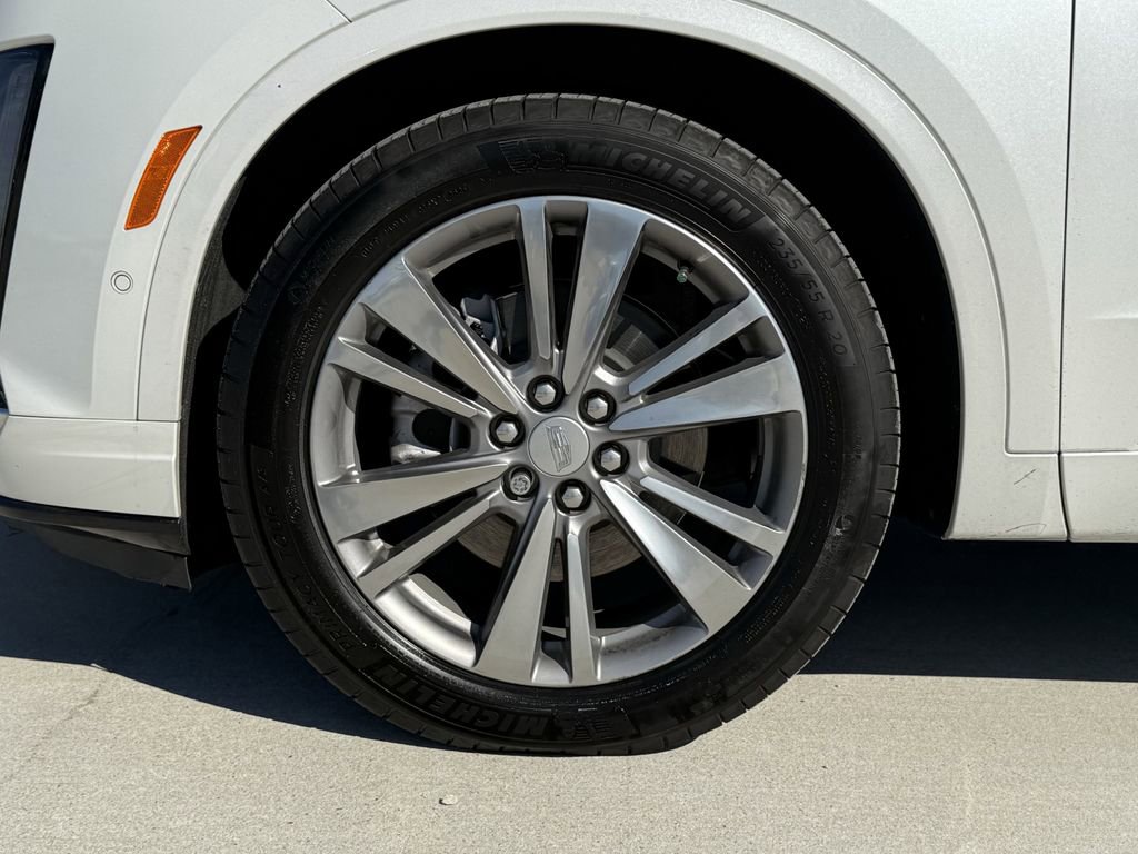 Used 2024 Cadillac XT6 Premium Luxury w/ Technology Package image 9